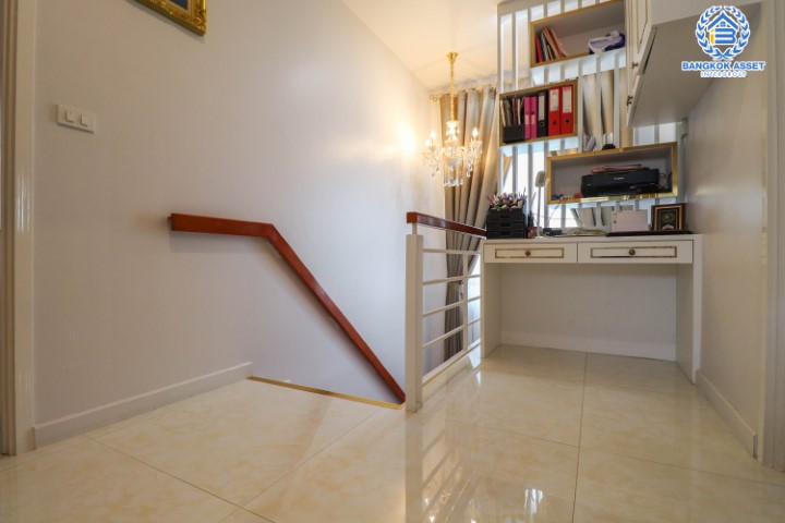 *****บ้านแฝดมือสอง ม.เพอร์เฟคพาร์ค แจ้งวัฒนะ-ปากเกร็ด เนื้อที่ 39 ตร.ว. ฟังก์ชัน 3 ห้องนอน 3 ห้องน้ำ จอดรถได้ 2 คัน รองรับทุกการอยู่อาศัย แถมฟรีทันที แอร์ 5 เครื่อง เครื่องทำน้ำอุ่น 1 เครื่อง และเครื่องดูดควัน 1 เครื่อง บนทำเลศักยภาพ ใกล้เซ็นทรัลแจ้งวัฒนะ รถไฟฟ้าสายสีชมพู "สถานีปากเกร็ด" และเชื่อมสู่แจ้งวัฒนะและทางด่วน เพียง 5 นาที